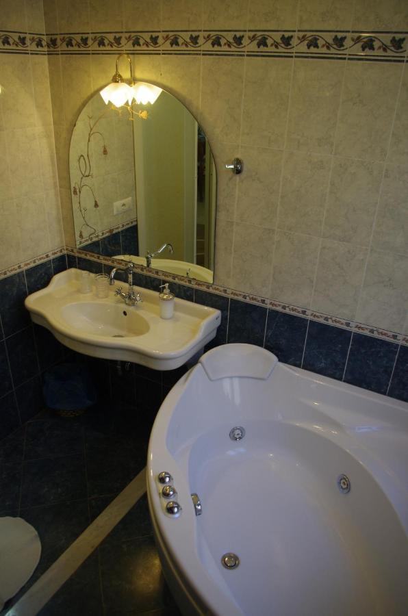 Tucci'S Roma Guest House ภายนอก รูปภาพ