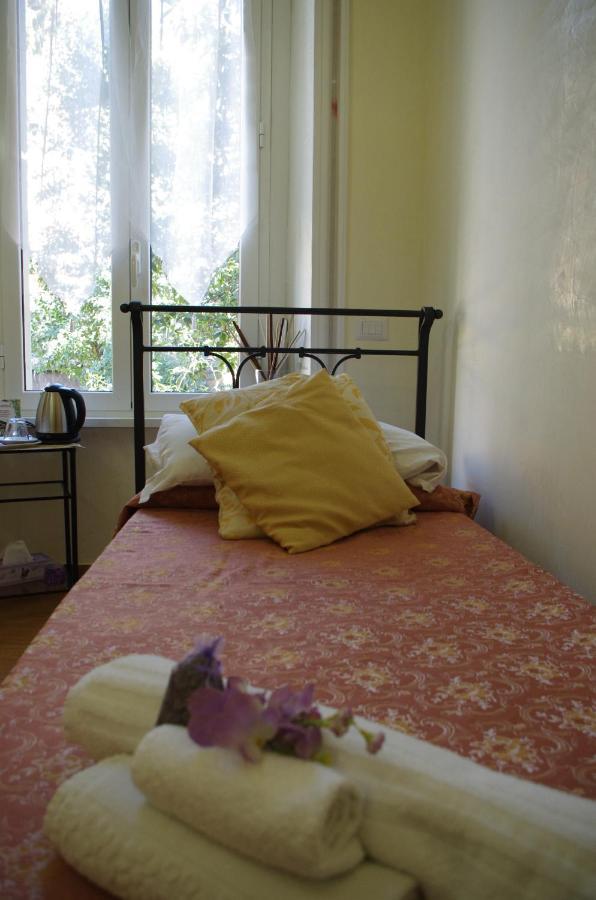 Tucci'S Roma Guest House ภายนอก รูปภาพ
