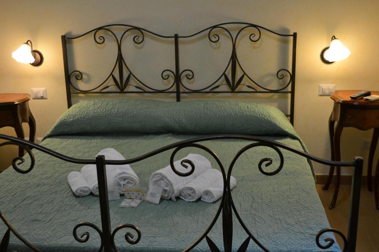 Tucci'S Roma Guest House ภายนอก รูปภาพ