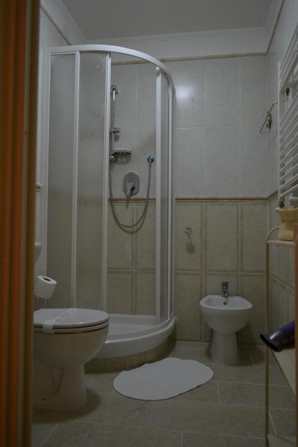 Tucci'S Roma Guest House ภายนอก รูปภาพ