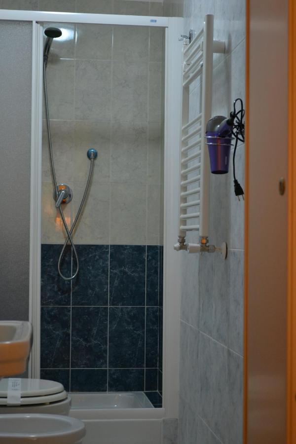 Tucci'S Roma Guest House ภายนอก รูปภาพ
