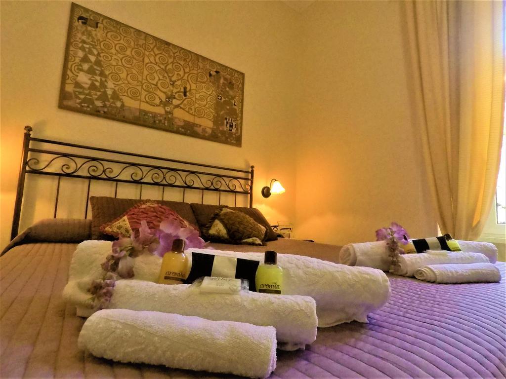 Tucci'S Roma Guest House ภายนอก รูปภาพ